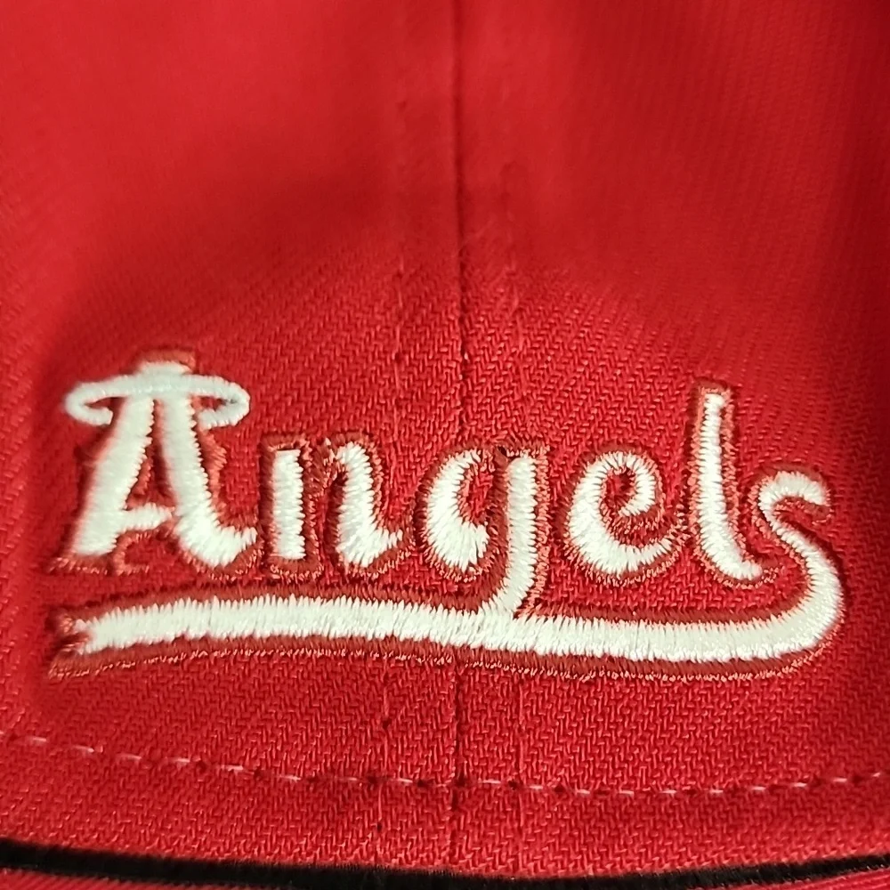 Red and White Angels New Era large/XLarge 39Thirty Baseball Cap